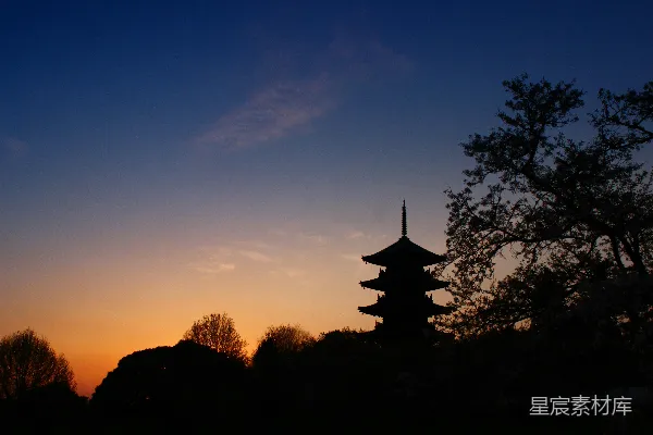 高清摄影 夕阳下的古塔剪影