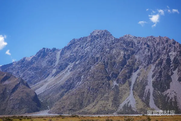 高清摄影 山地与开阔草地