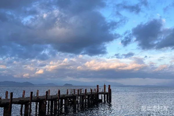 高清摄影 夕阳下的码头与宁静海景
