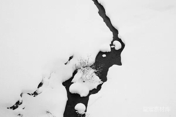 高清摄影 雪中的河流