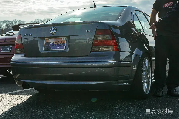 高清摄影 阳光下的Volkswagen Jetta GLI