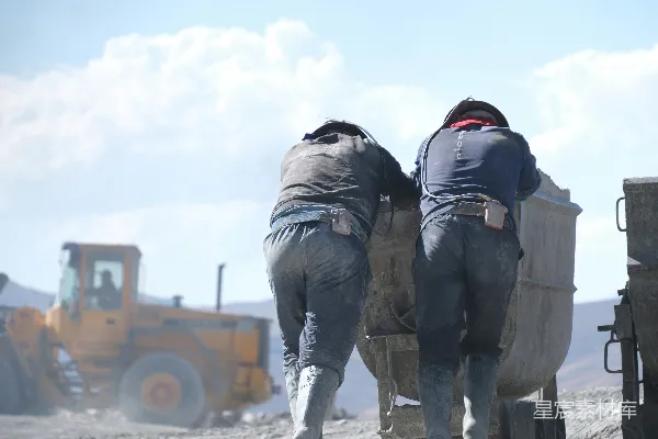高清摄影 建筑工地上的辛勤工人们