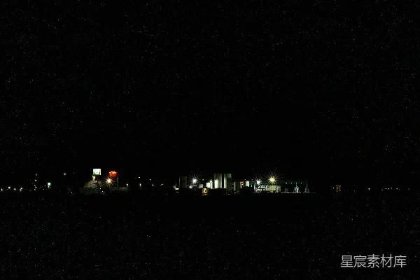 高清摄影 夜幕下的加油站