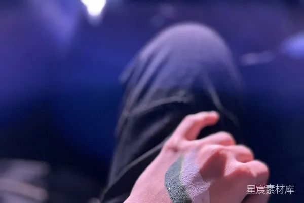 高清摄影 夜色下的手绘艺术