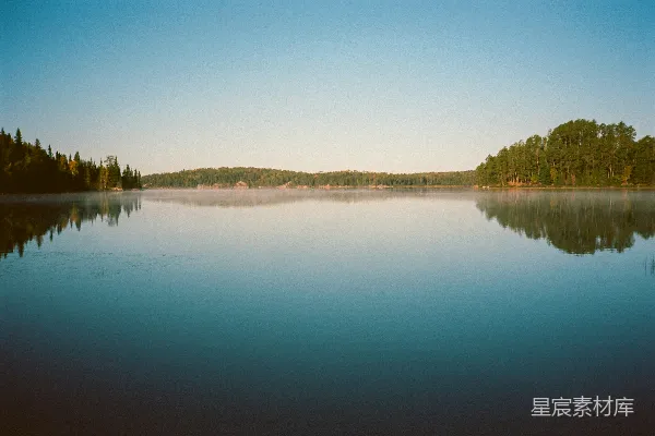 高清摄影 宁静的湖面晨景