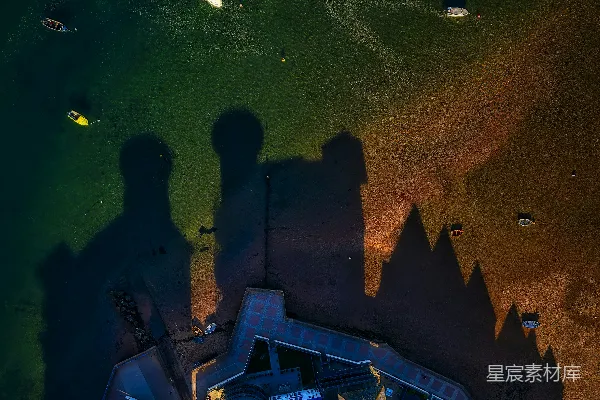 高清摄影 日落时的海港与建筑影子