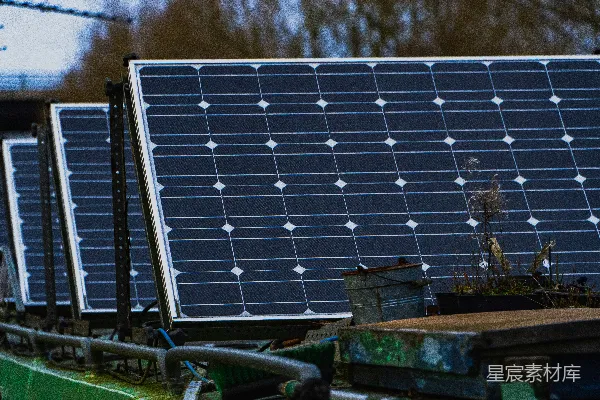 高清摄影 户外太阳能电池板