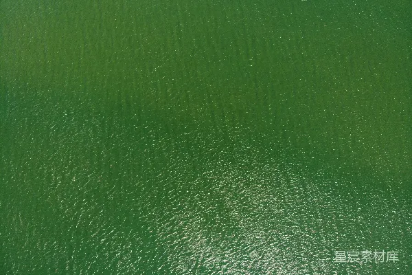 高清摄影 碧绿的湖面