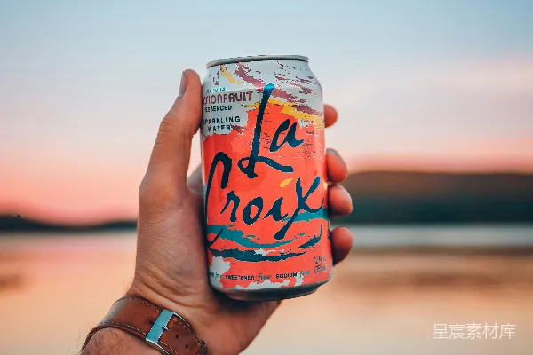高清摄影 LaCroix罐装水：夕阳下的清新时光