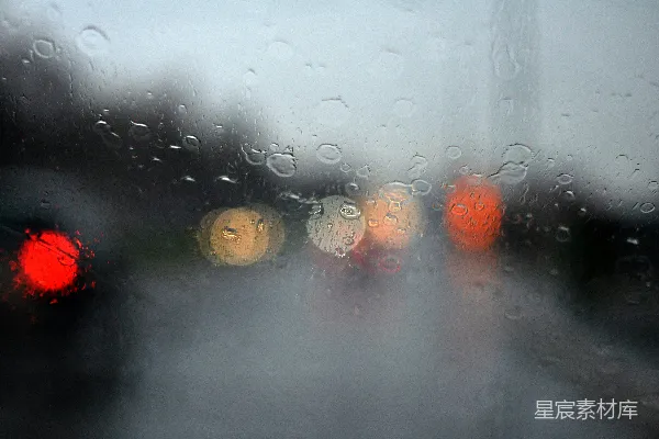 高清摄影 雨夜车窗上的模糊光点