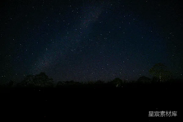 高清摄影 夜空中的银河与繁星