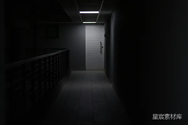 高清摄影 黑暗中的走廊