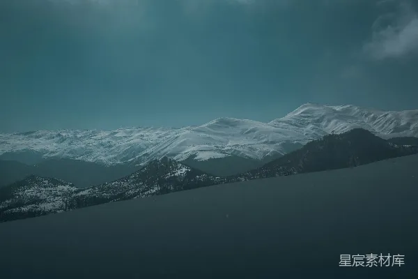 高清摄影 雪山之巅的宁静
