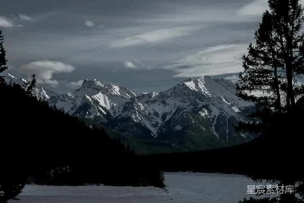 高清摄影 雪山静谧冬日景色