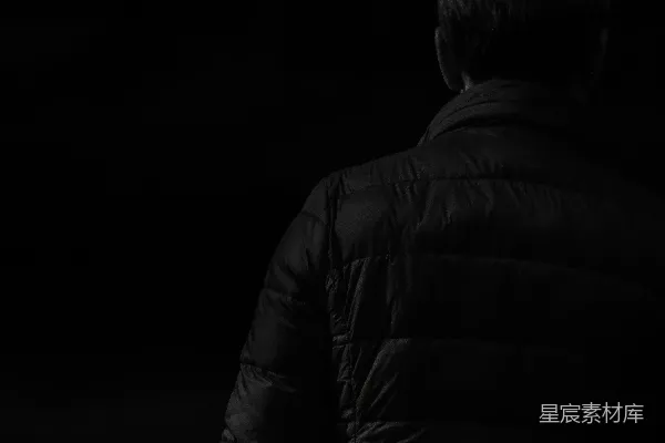 高清摄影 背影中的孤独