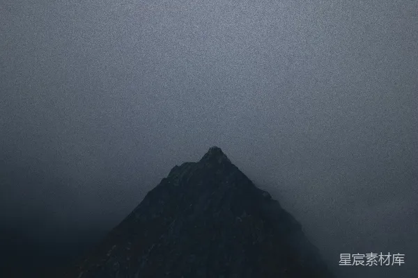 高清摄影 雾中孤峰