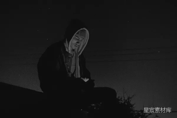 高清摄影 夜色中的独行者