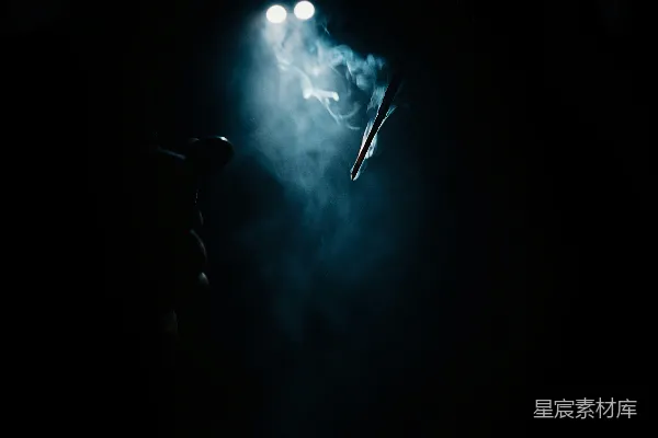 高清摄影 暗夜中的烟雾与光