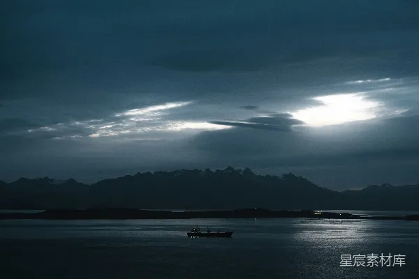 高清摄影 夜幕下的宁静海湾
