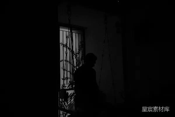 高清摄影 昏暗中的剪影