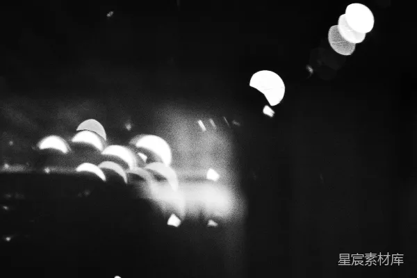 高清摄影 雨夜里的光斑