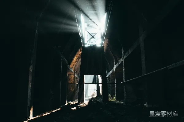 高清摄影 废弃建筑中的光影