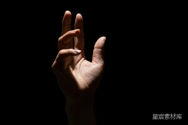高清摄影 手势中的光与暗