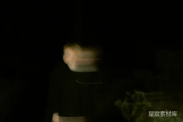高清摄影 夜幕下的神秘身影