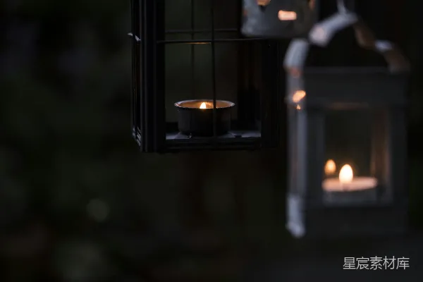 高清摄影 烛光中的静谧时光