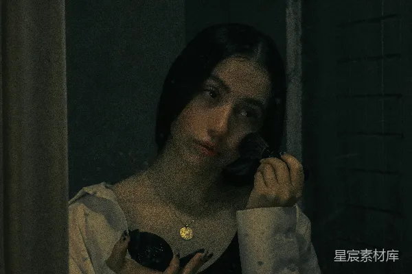 高清摄影 镜中化妆的复古女性