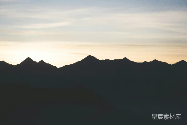 高清摄影 日落时的山峰剪影