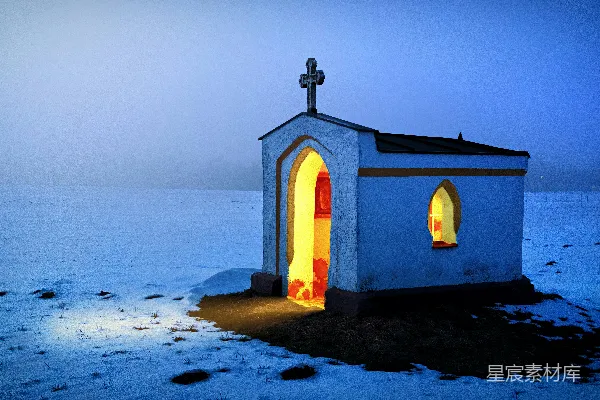 高清摄影 雪地中的光之小教堂