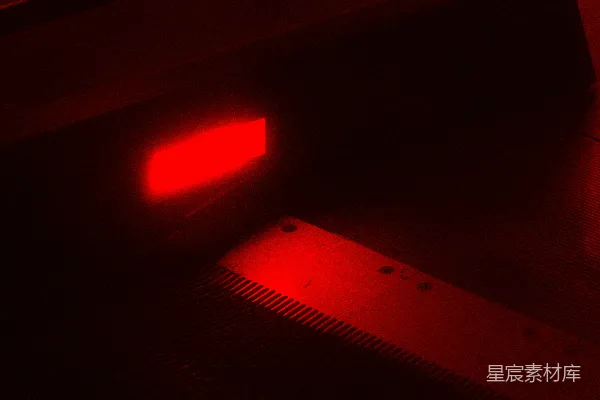 高清摄影 红色激光背景下的科技感