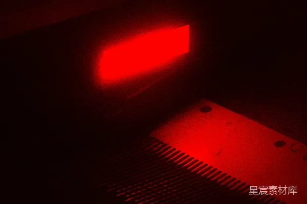 高清摄影 红色激光的科技瞬间