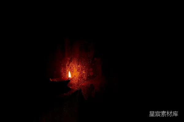 高清摄影 黑暗中的烛光
