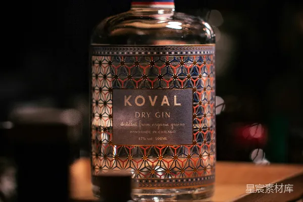 高清摄影 KOVAL Dry Gin 精酿杜松子酒