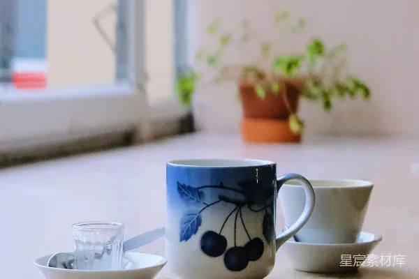 高清摄影 晨光中的咖啡时光