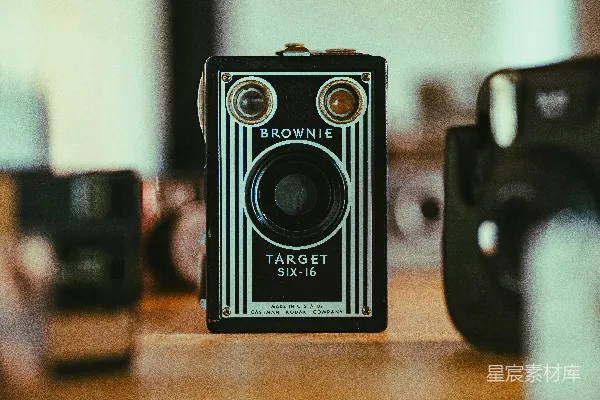 高清摄影 复古相机：Brownie Target Six-16