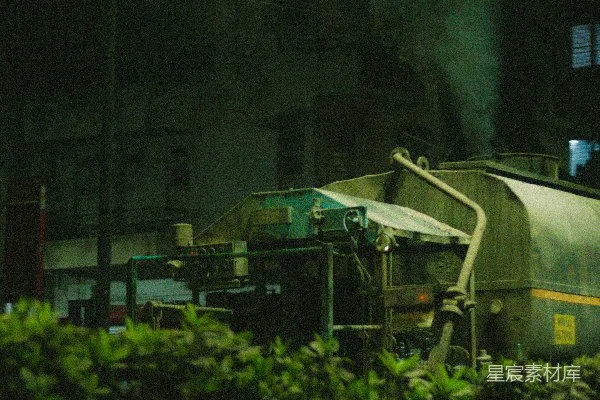 高清摄影 夜幕下的工业设备