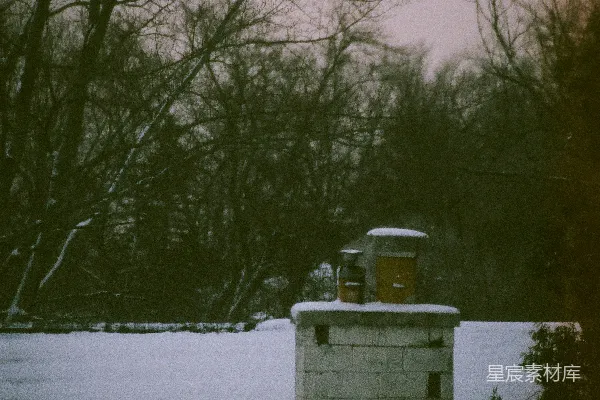 高清摄影 冬日的烟囱与雪景