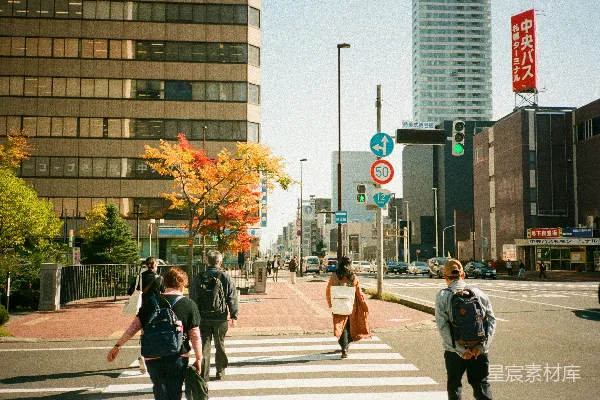 高清摄影 秋日阳光下的城市街景