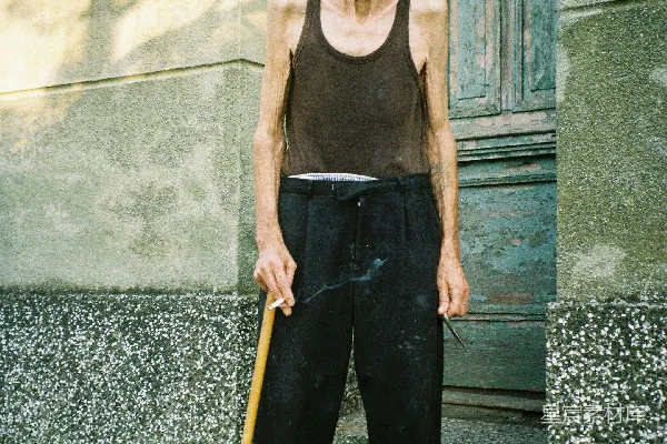 高清摄影 贫困的老人