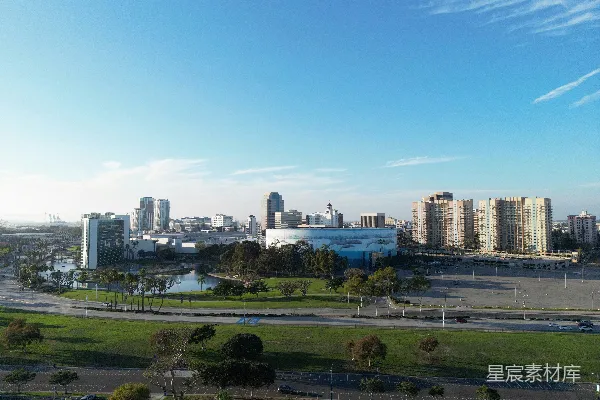 高清摄影 阳光下的海滨城市全景