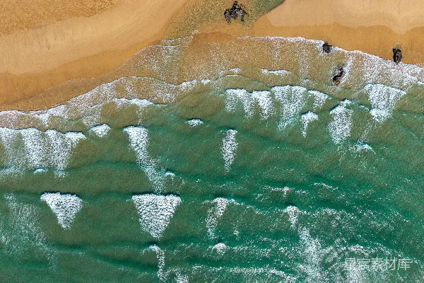 高清摄影 海浪拍打的海岸线