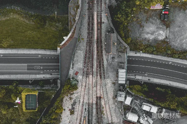 高清摄影 空中俯瞰铁路与公路交汇