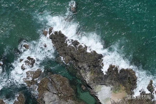 高清摄影 海浪与岩石的交响曲