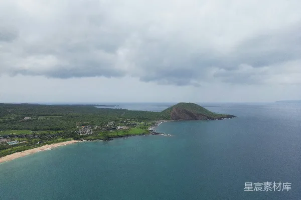 高清摄影 海岸线上的火山岛