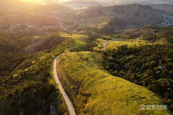 高清摄影 山间蜿蜒的公路