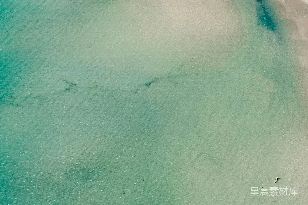 高清摄影 清澈的海滩与沙洲航拍