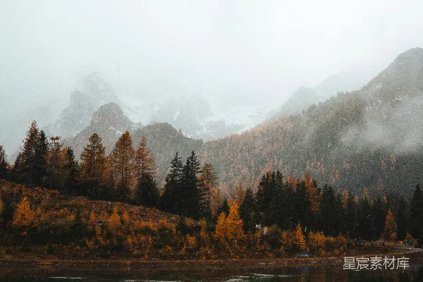 高清摄影 秋日山间湖畔